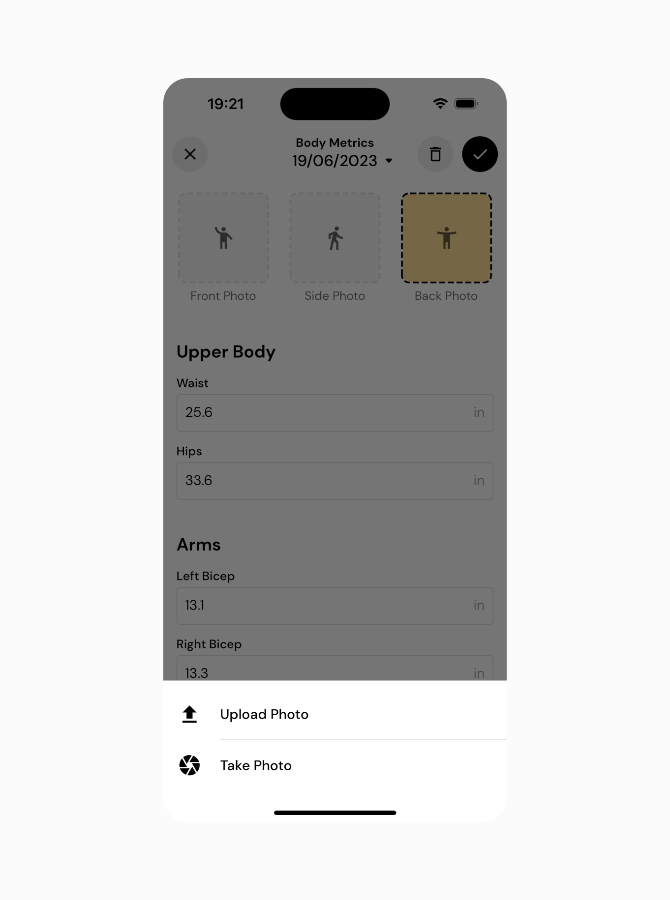 To add one or more progress photos to MacroFactor, all you have to do is create a new Body Metrics entry