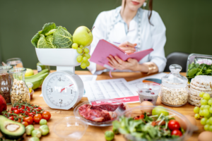 Logging food and weight for loss